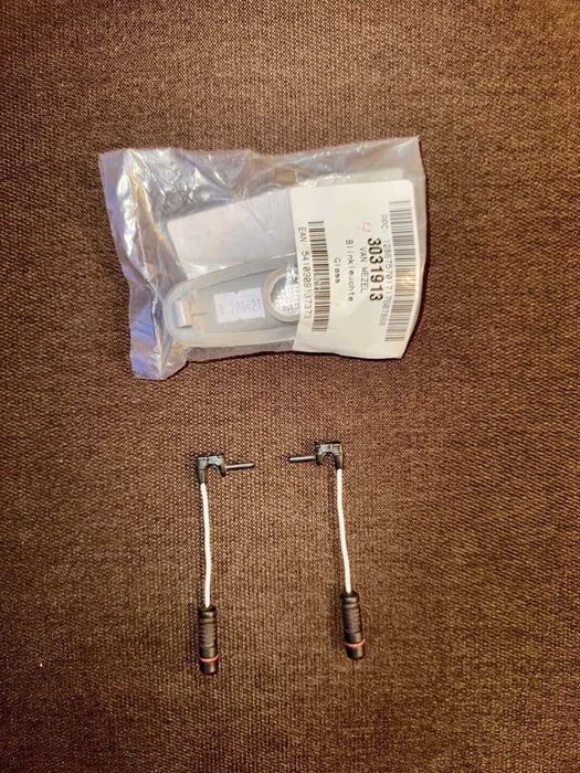 Продавам малко части за мерцедес цлк w 208: