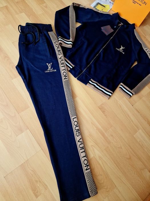 Trening bleumarin LV,logo brodat, buzunare laterale, diverse mărimi
