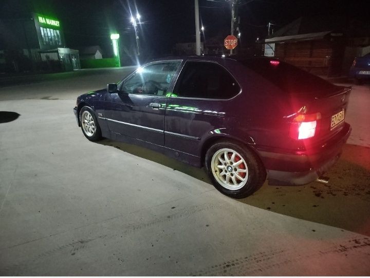 Vând BMW E36 Compact 
1.6 lanț 
Mașina se prezintă în stare ff buna es