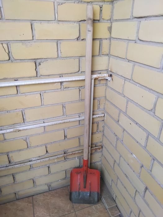 Лопата совковая.