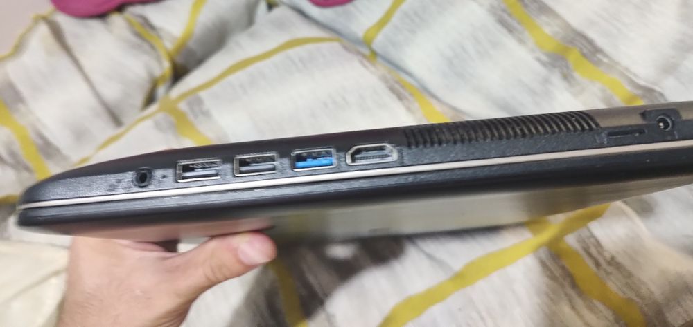 Asus I3-7020U/8GbRam