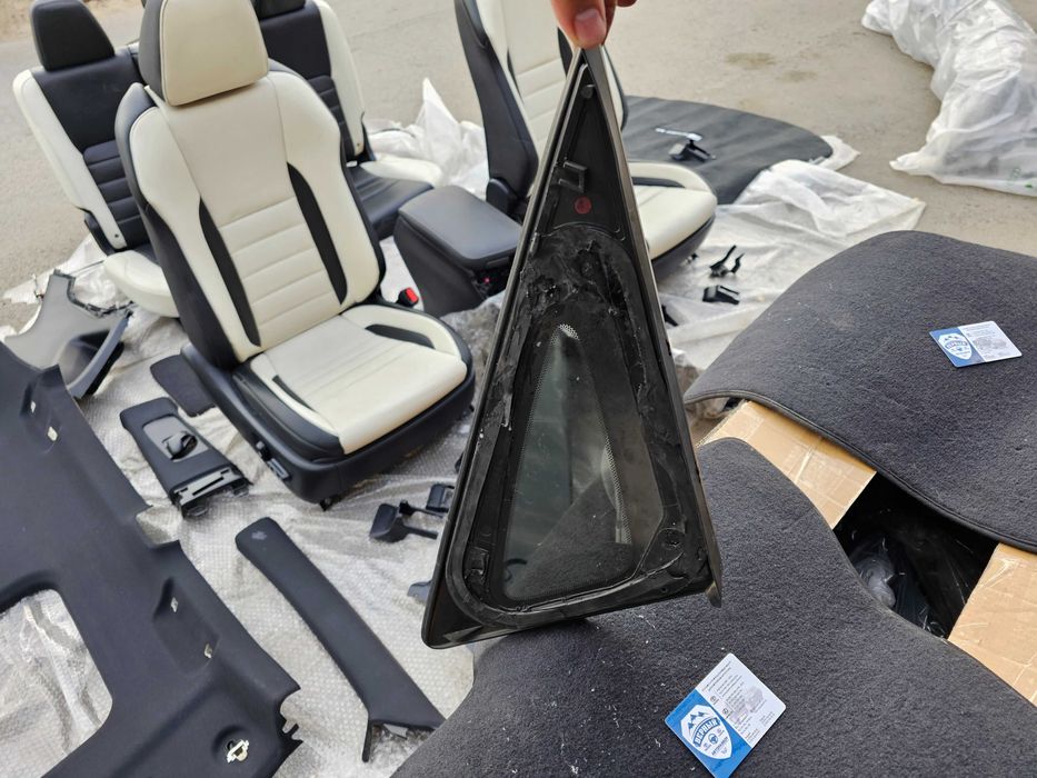 Форточка Lexus NX