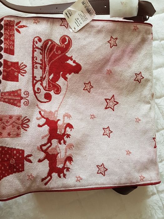 Продавам   нови пътни чанти