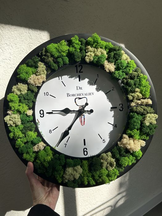 Часовник със скандинавски мъх