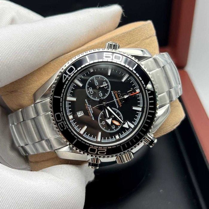 Кварцов мъжки часовник OMEGA Seamaster Planet Ocean 600M