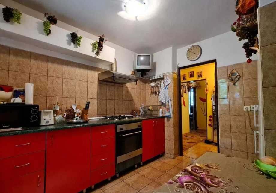 Дава се под наем Тристаен апартамент в Пловдив, Център - 75 кв.м за 183.6 € - Снимка #5