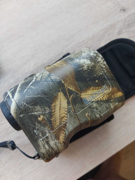 Далекомер Rangefinder Bushnell