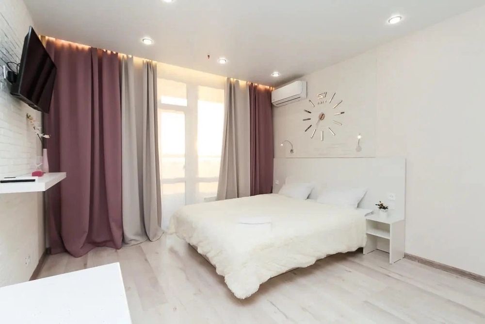 Посуточно 1комнатная квартира Момышулы