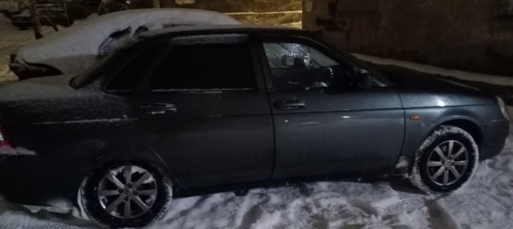 Продам Приору живую