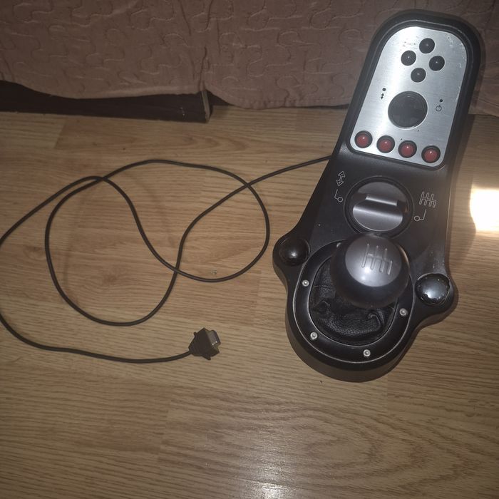 Volan Logitech G25