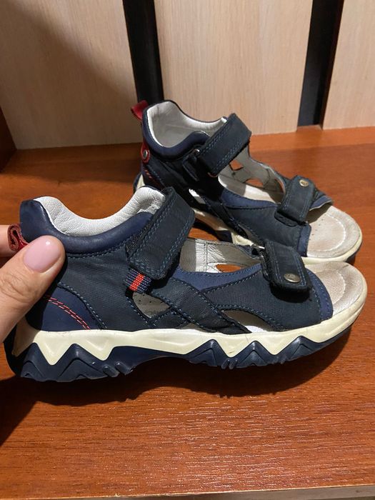 Продам сандали на мальчика ортопеды