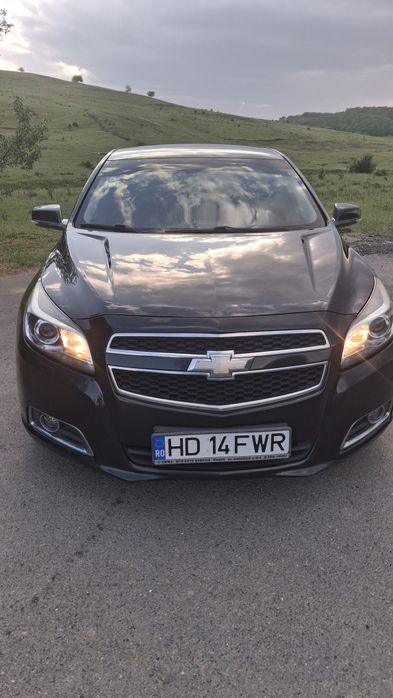 Vând chevrolet malibu