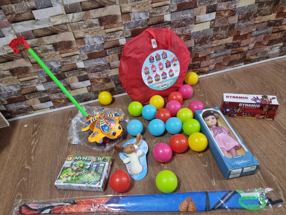 Цена за все Набор для детей Палатка  Кукла Каталка 20 шт шарики и друг