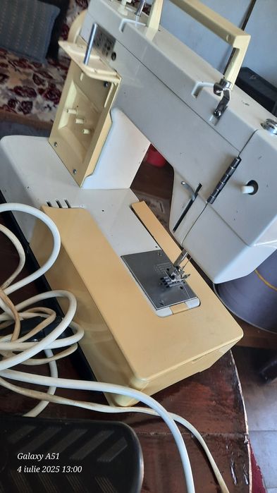 Masina electrica de cusut