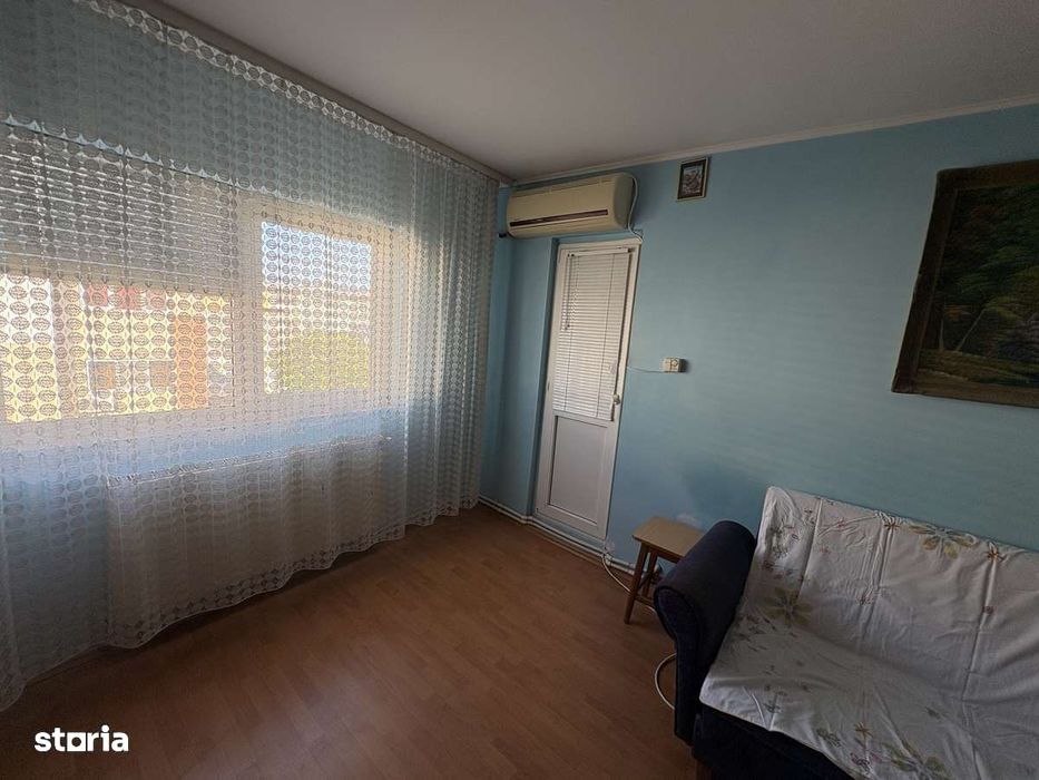 Vând apartament 2 camere, decomandat, zona Vidin