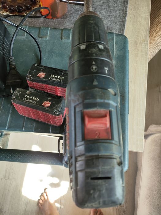 Продавам акумулаторен винтоверт BOSCH.