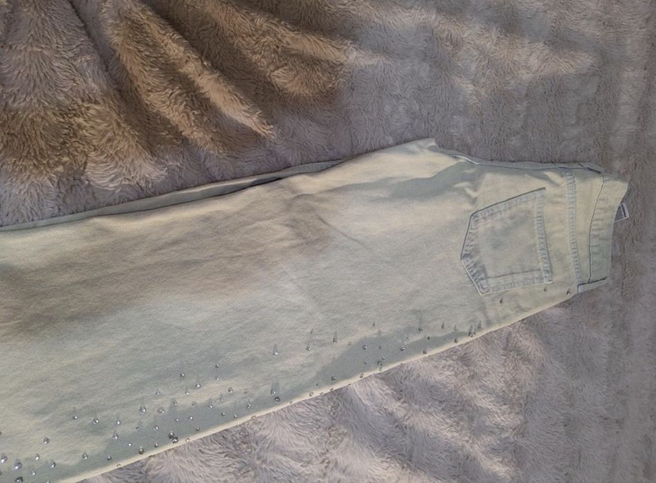 Чисто нови елегантни дънки с камъчета