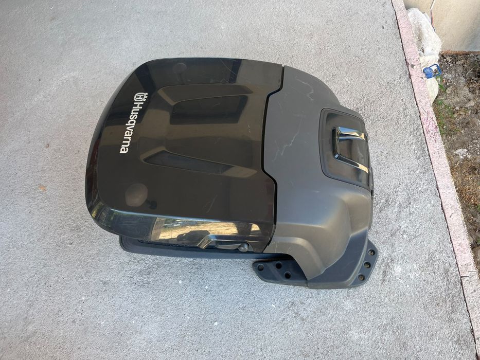 Robot tuns iarba Husqvarna 310 automower
