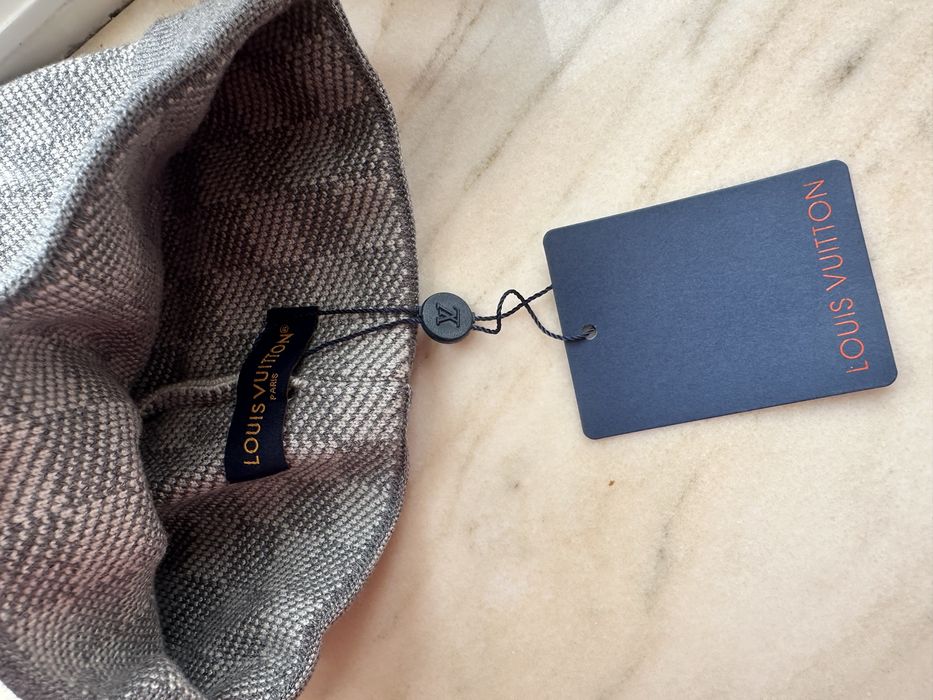 Caciula Louis Vuitton