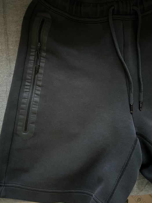 Nike шорти TECH FLEECE