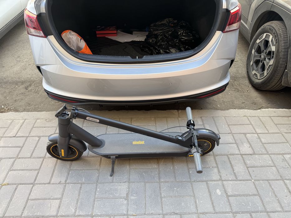 Самокат электро NINEBOT