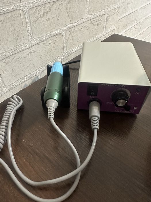 Маникюрная машинка