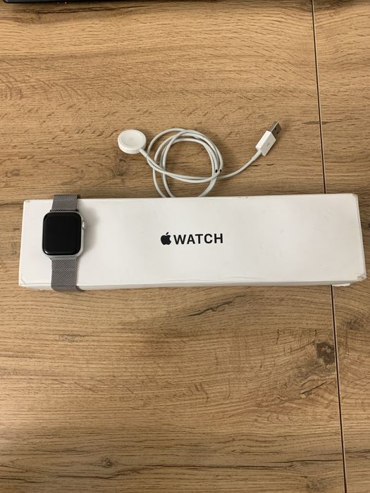 Apple Watch SE (2020) 40 мм