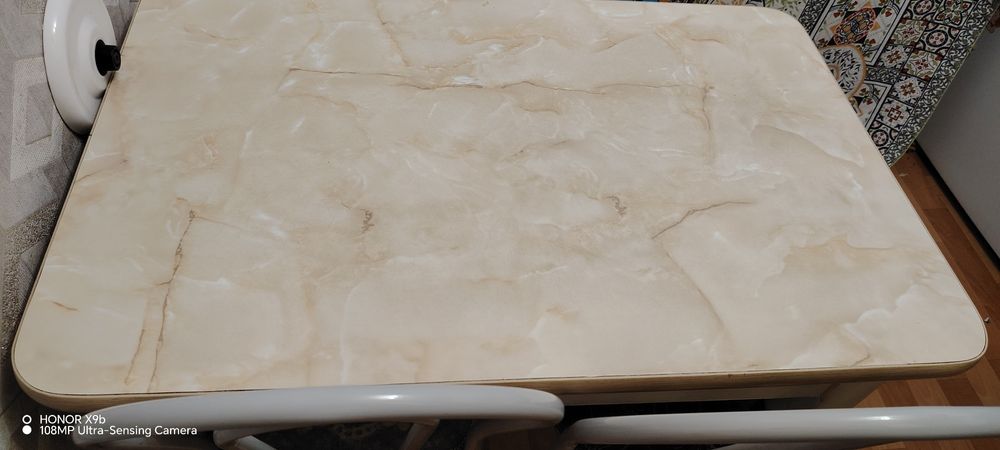 Продам стол +4 стула