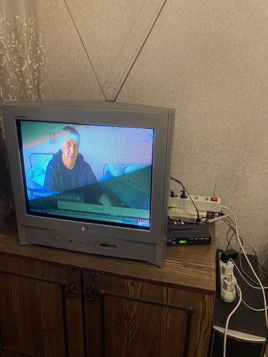 Продам телевизор LG Flatron