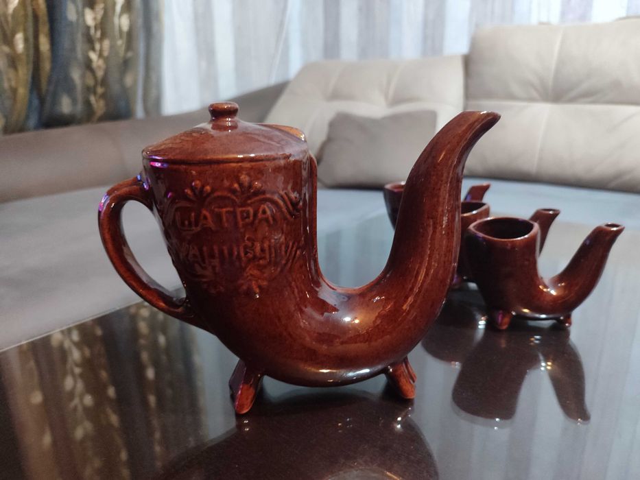 Битови чаши за кафе и греяна ракия