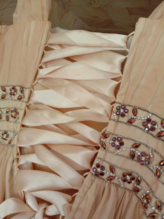 Платье на выпускной или праздник