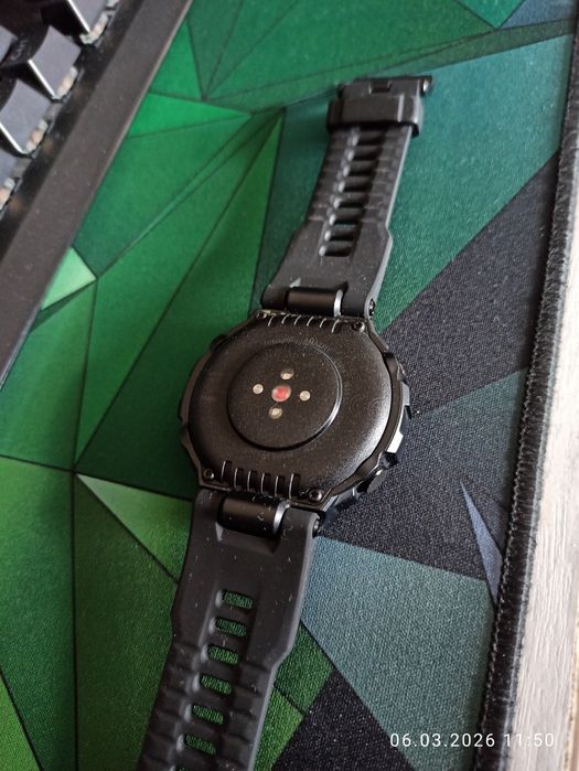 Умные часы Amazfit T-Rex