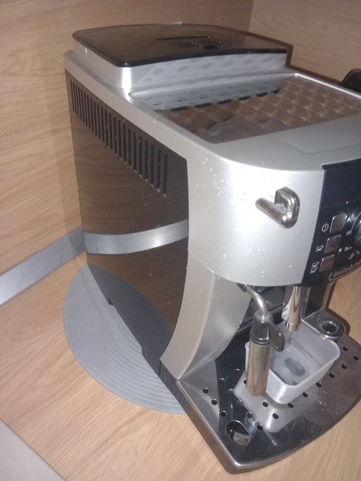 Vand expresor de longhi