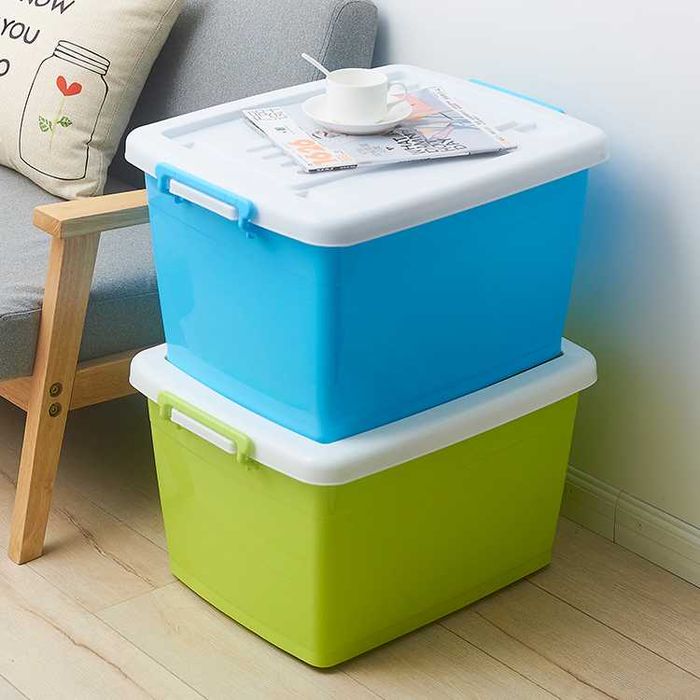 Большой пластиковый контейнеры