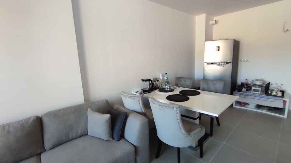 Продава се Двустаен апартамент в Бургас, Център - 61 кв.м за 1623 €/кв.м - Снимка #3