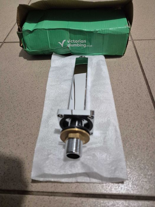 Brat vertical montat pe tavan, ptr. palarie de dus, 15 cm, crom, Milan