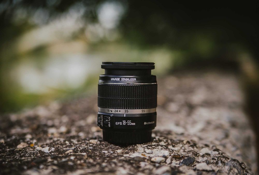 Obiectiv Canon kit 18-55 mm cu stabilizare .