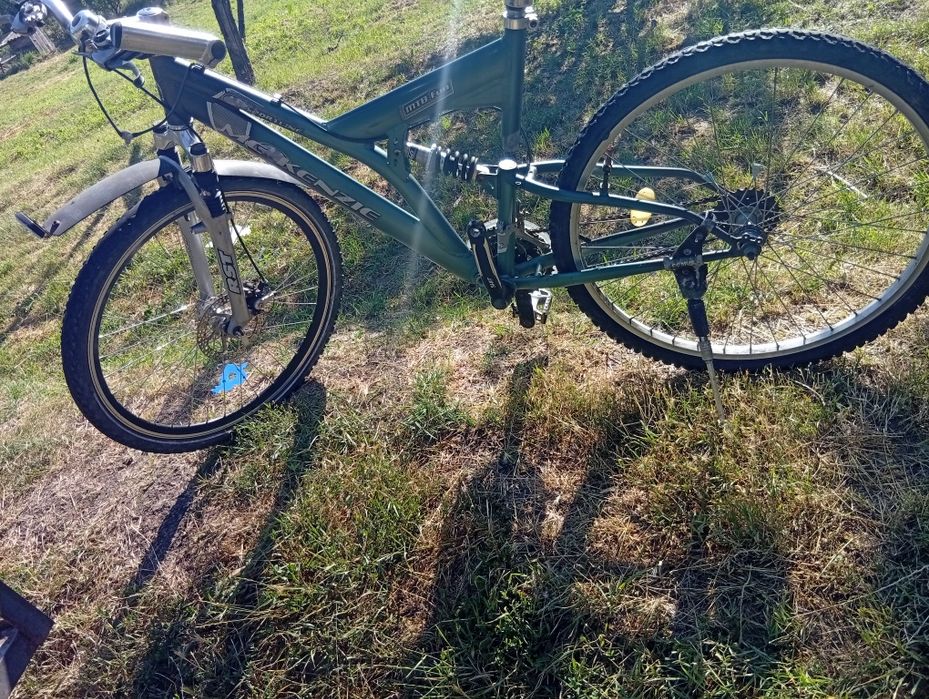 Bicicleta pentru piese sau refacere