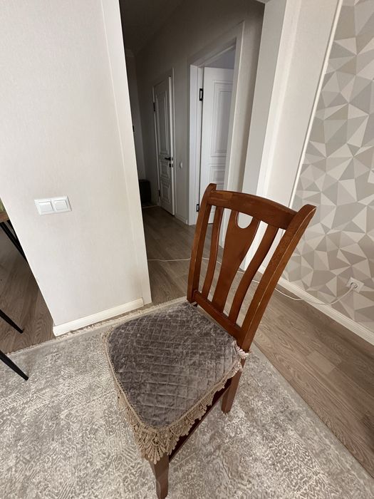 Продам старые стулья