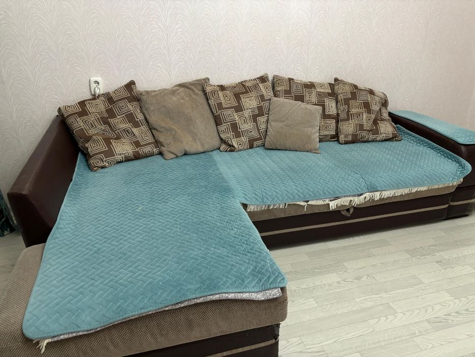 Продам диван угловой