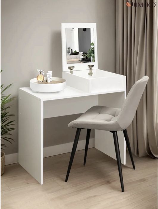 Продам туалетный столик