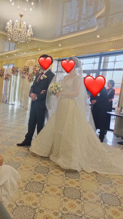 Свадебное платье рыбка трансформер с шлейфом