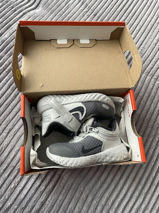 Детски бебешки маратонки Найк Nike revolution