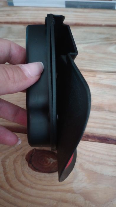 Здрав и удобен  за белезници – сигурност на една ръка разстояние!