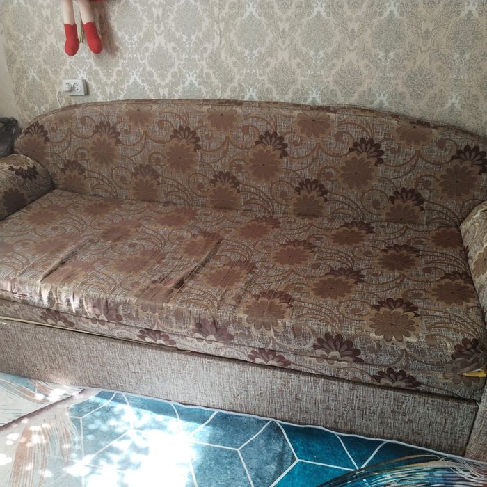 Диван в хорошем состоянии, срочно продаётся