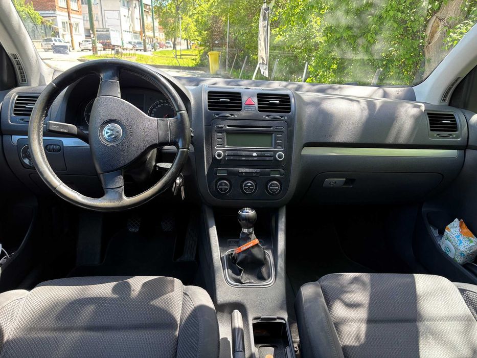 Продавам VW GolF 5 - 1.9TDI