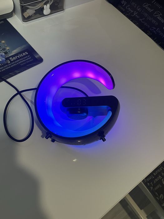 Incarcator wireless, boxa bluetooth fara duportul de se aseaza pe masa
