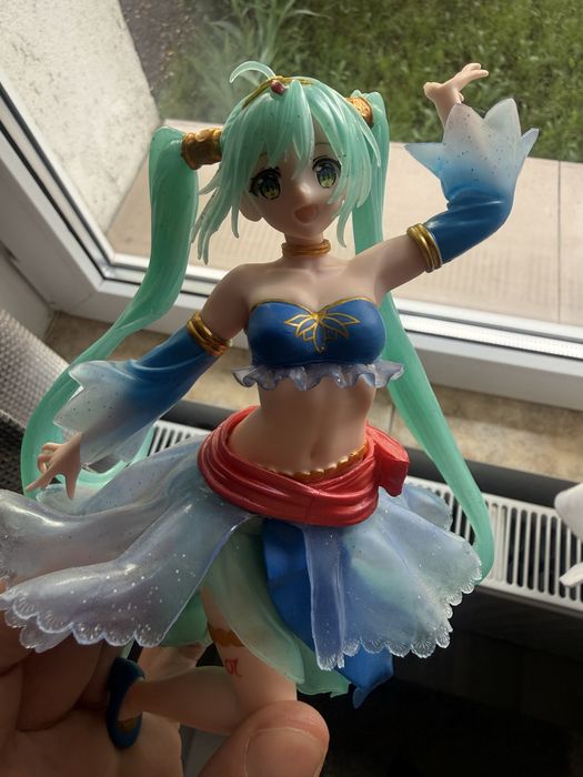 Hatsune Miku  fosforescent pvc doll, 23cm