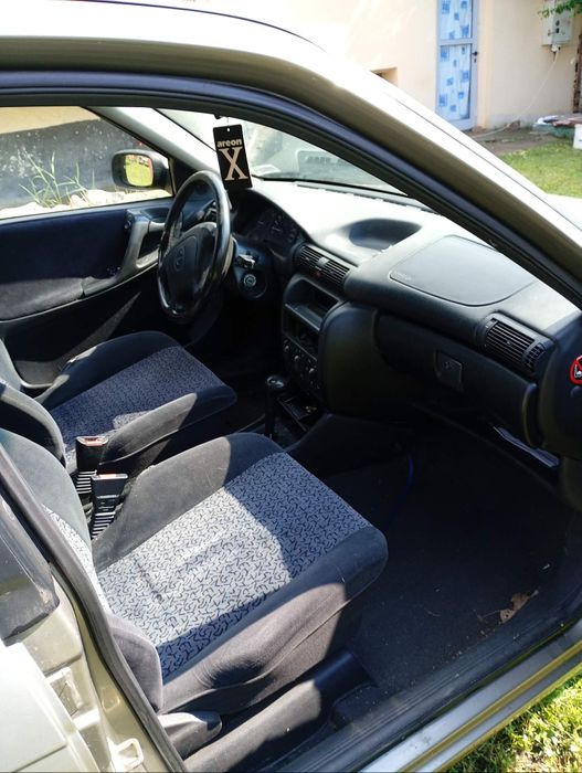Опел Астра 1.6 автомат