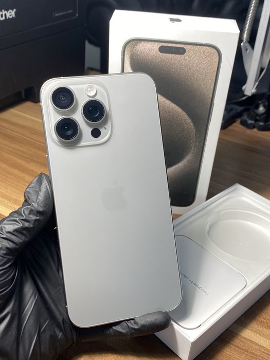 iPhone 15 Pro Max • 512 GB • Natural Titanium